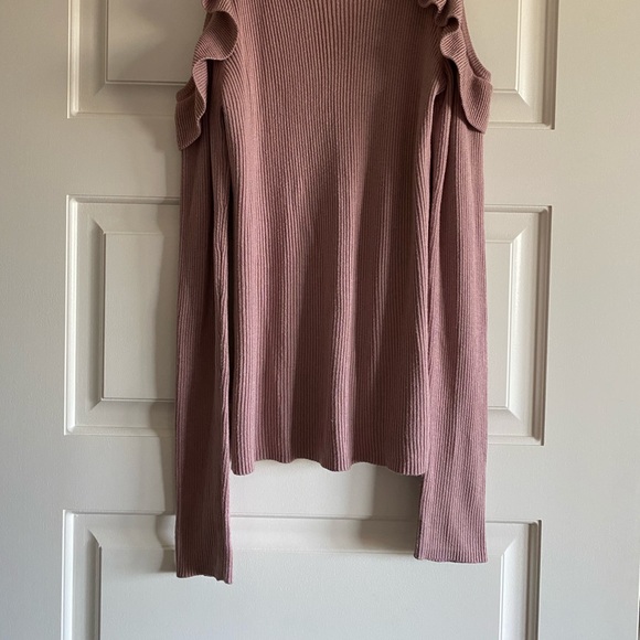 Open Shoulder Ruffled & Ribbed Sweater - Picture 2 of 4